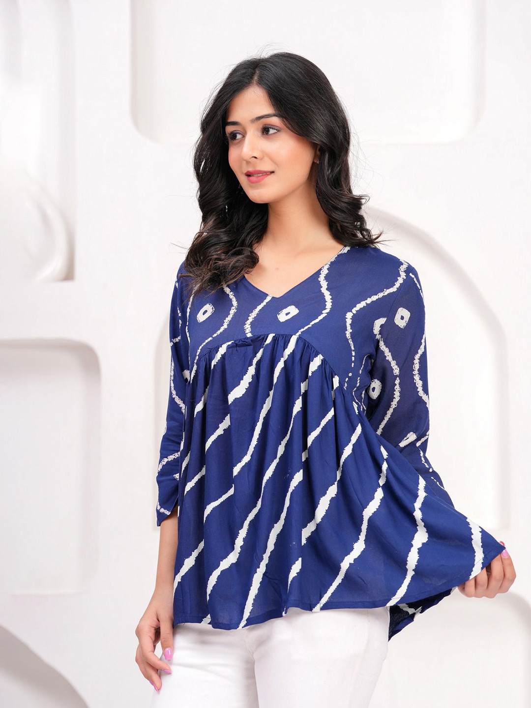 Sarai Women V-Neck Three-Quarter Sleeves Top