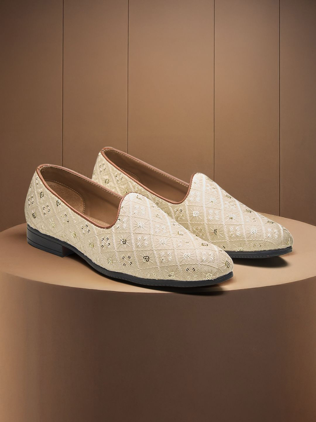 MICHAEL ANGELO Men Ethnic Loafers