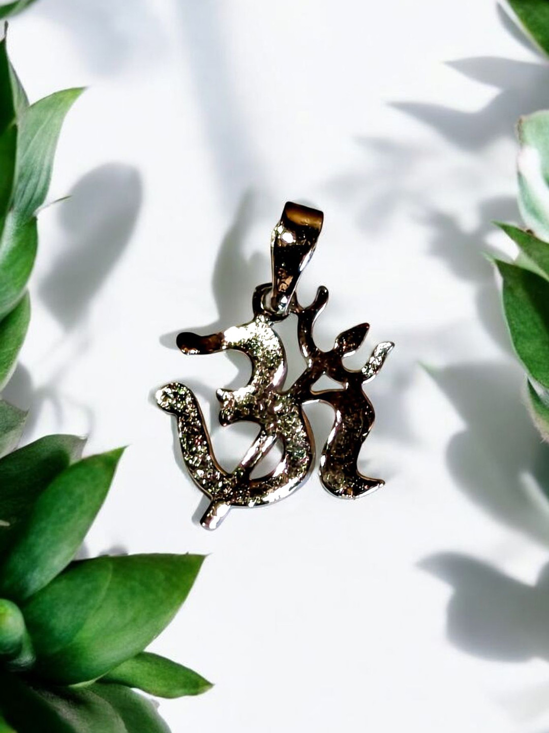SilverAura Unisex Om Pendant with Trishul 925 Silver
