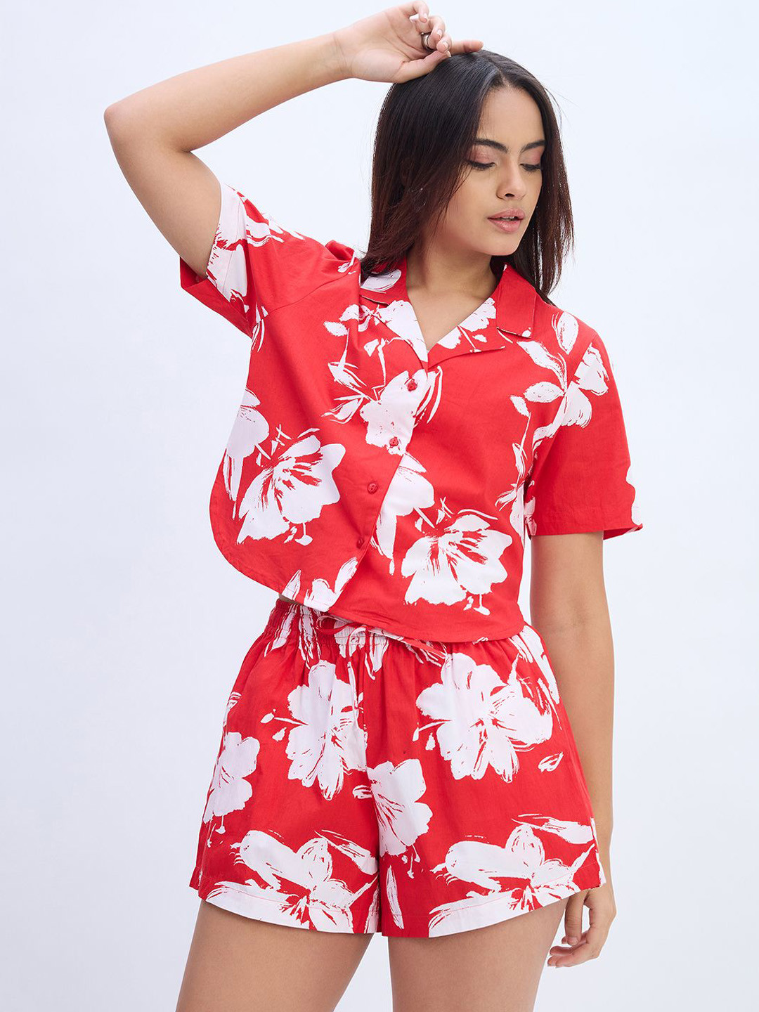 Nun Women Summer 25 Relaxed Fit Floral Printed Hot Pants Shorts