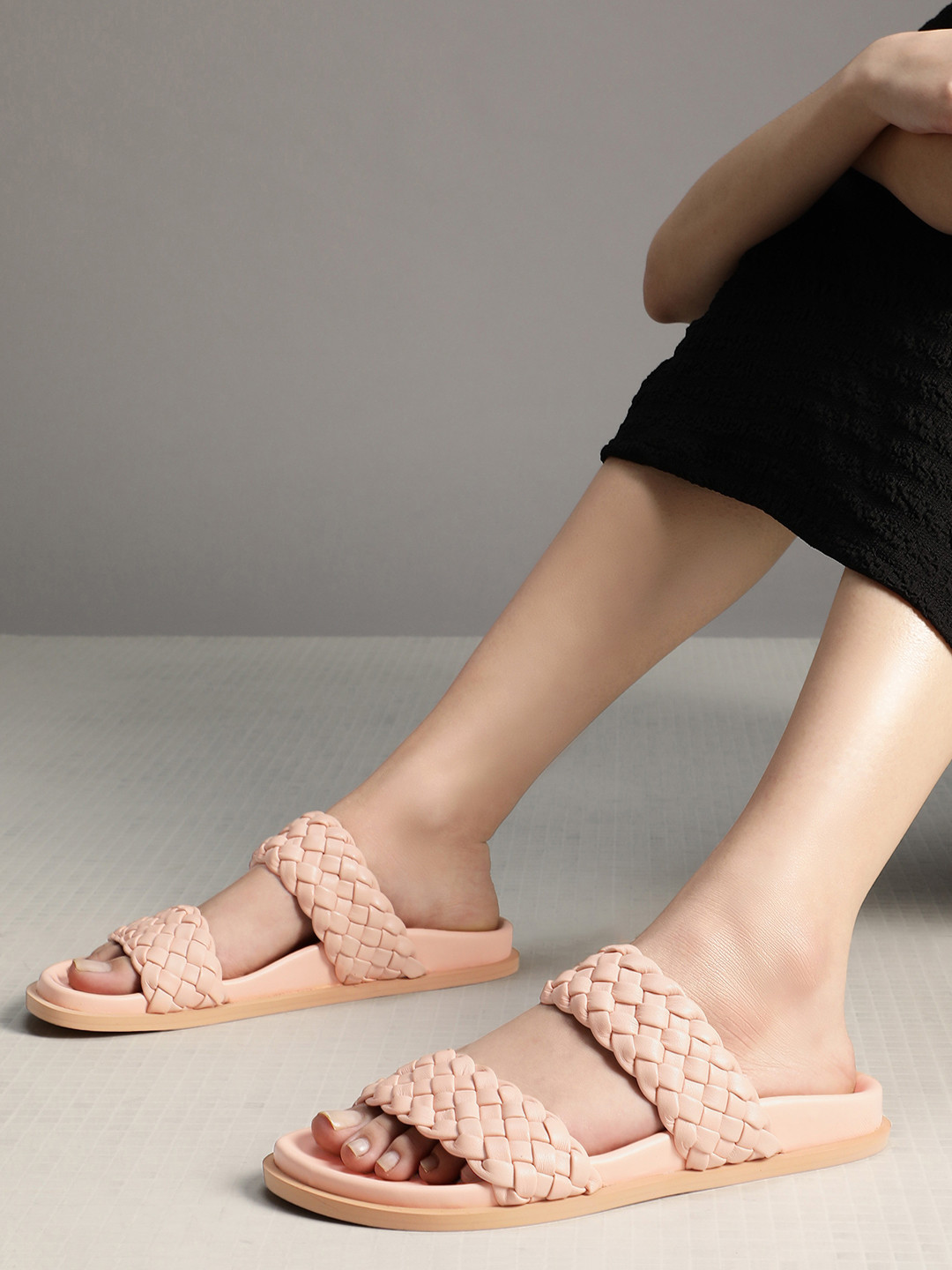 Kenneth Cole Leather Women Braided Leather Open Toe Flats