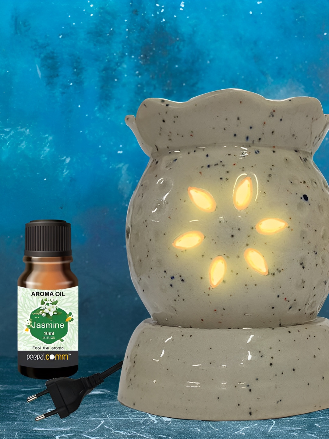 PEEPALCOMM 2-Pcs White & Green Ceramic Electric Aroma Oil Diffusers10ml