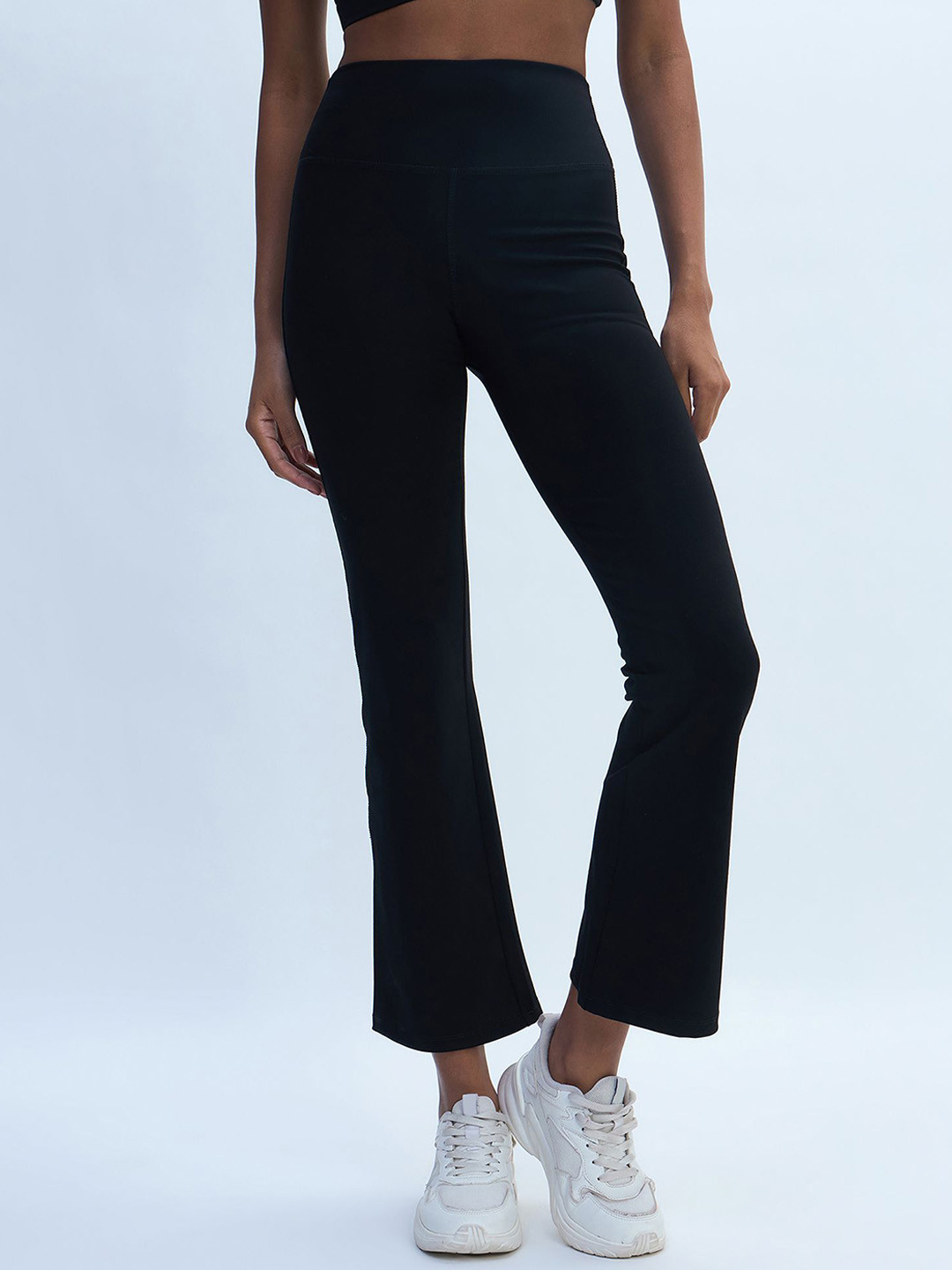 Nun Skinny Fit High-Rise Yoga Bootcut Track Pant
