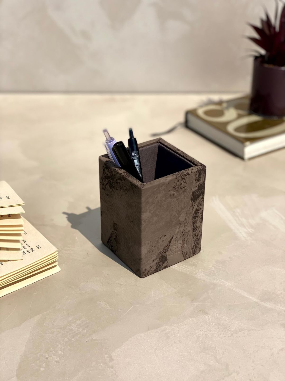 Mason Home Brown Indo Mocha Pen holder