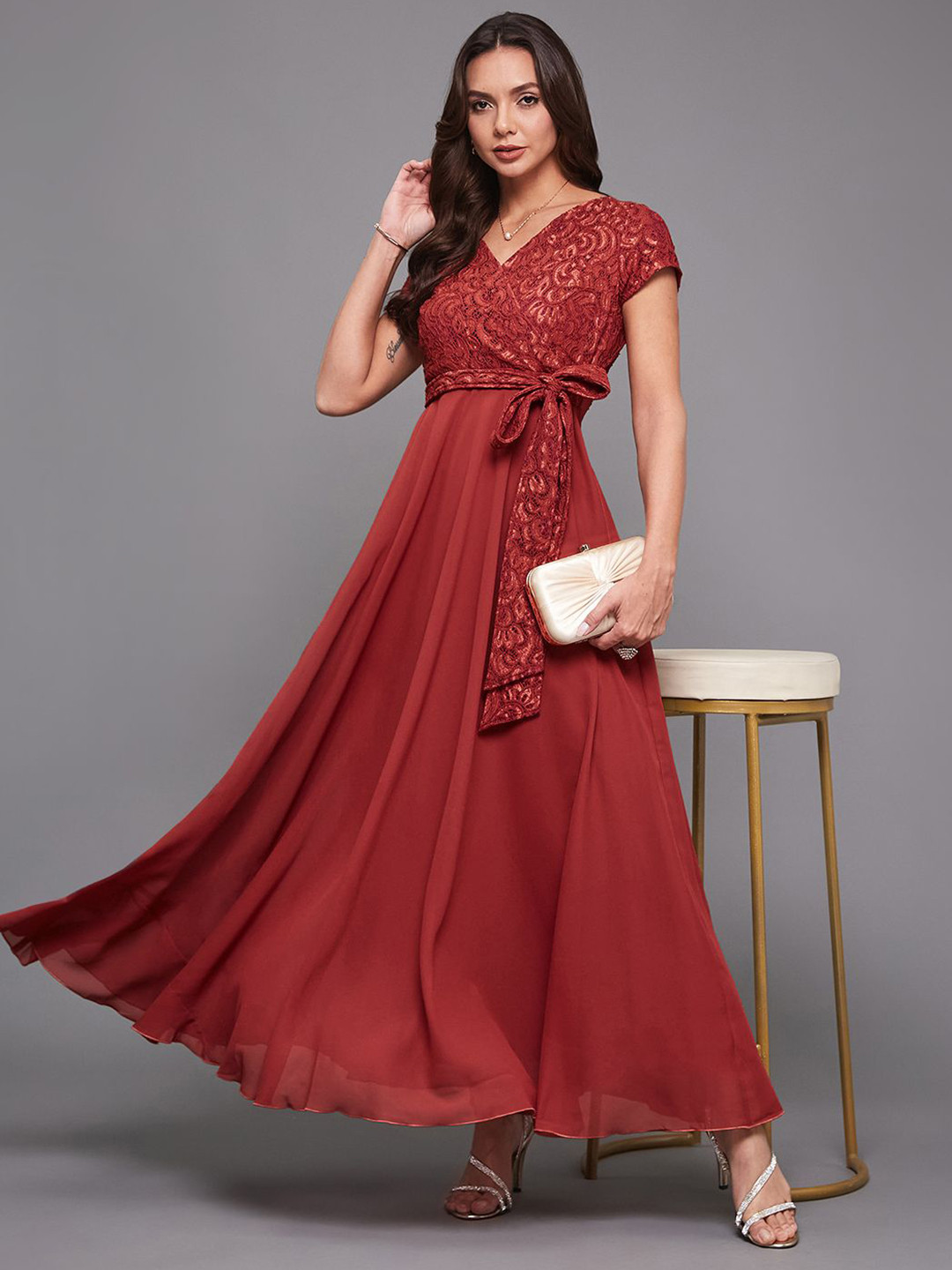 Miss Chase Red Solid Maxi Dress with V-Neck and Short Sleeves