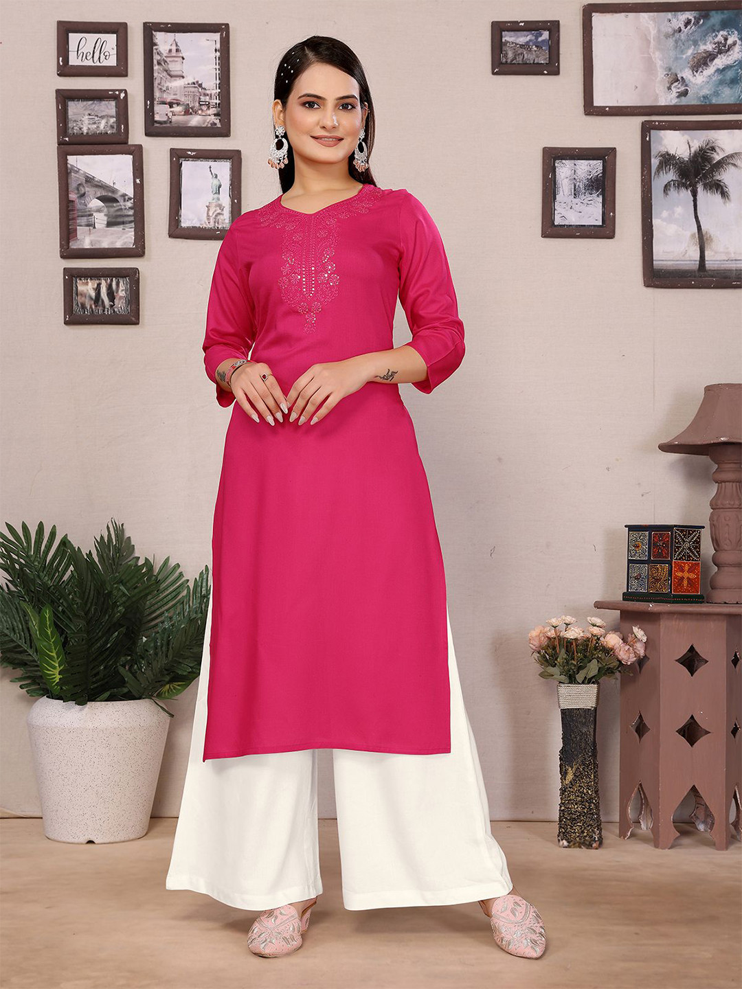 Rangita Women Embroidered Thread Work Kurta