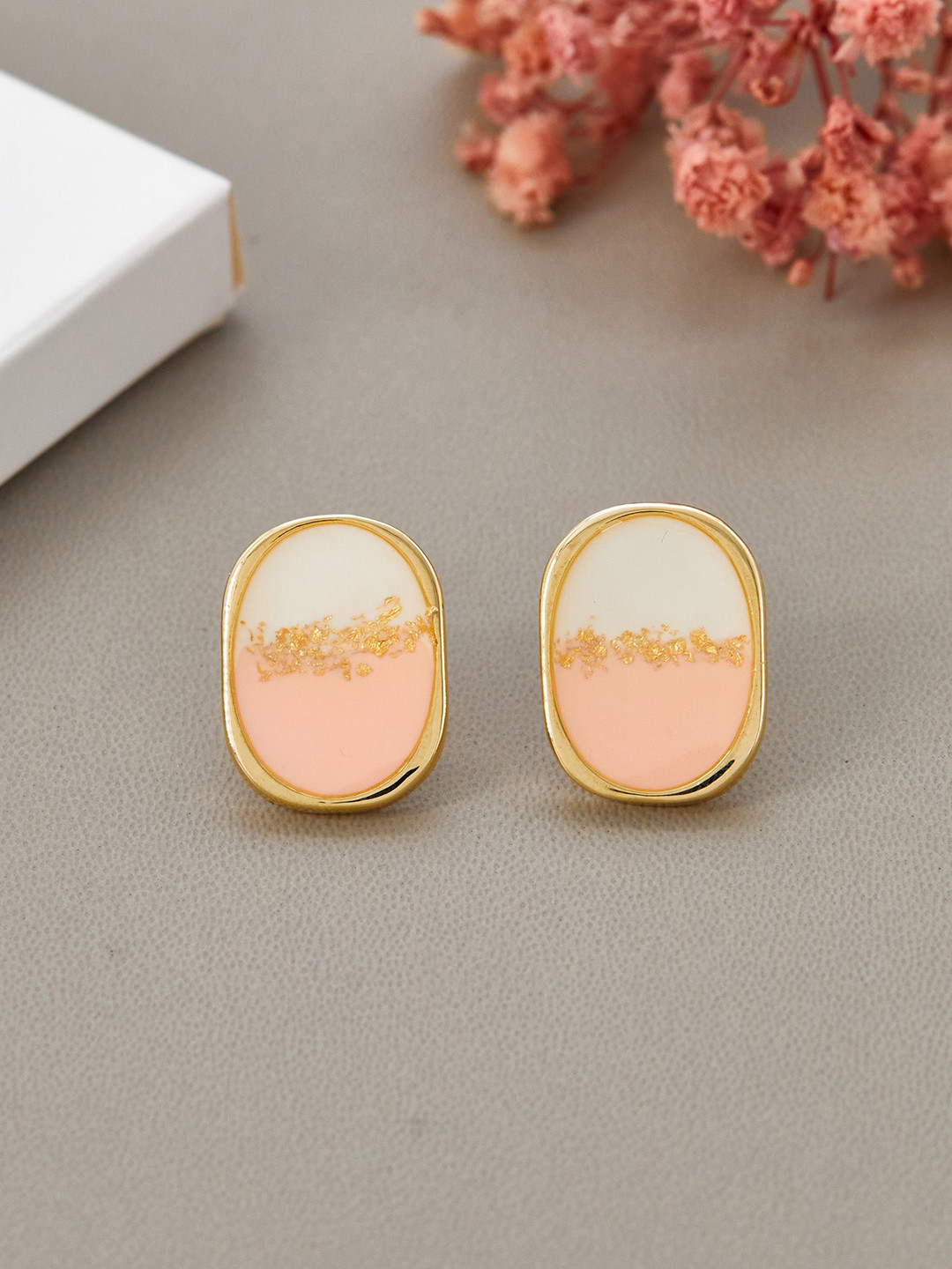 GC Jewelery Gold-Plated Artificial Stones Studded Oval Shaped Studs
