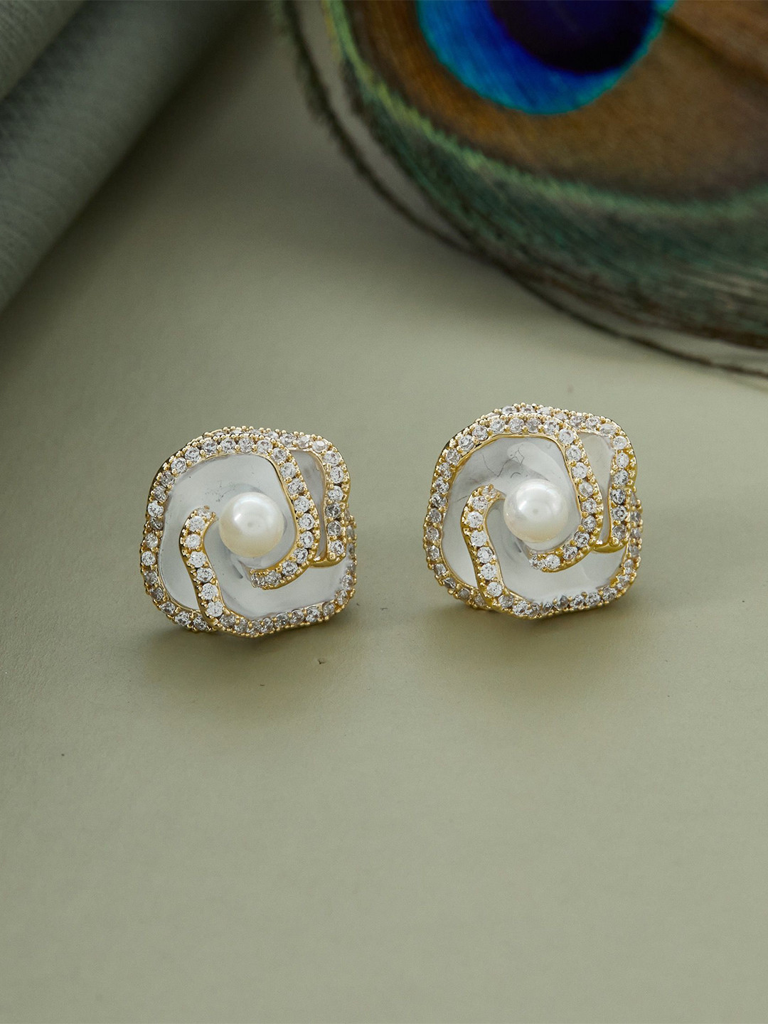 GC Jewelery Copper Gold-Plated Artificial Stones and Beads Swirl Studs