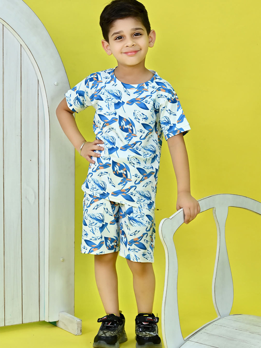 BT DEZINES Kids Printed T-Shirt & Shorts Set