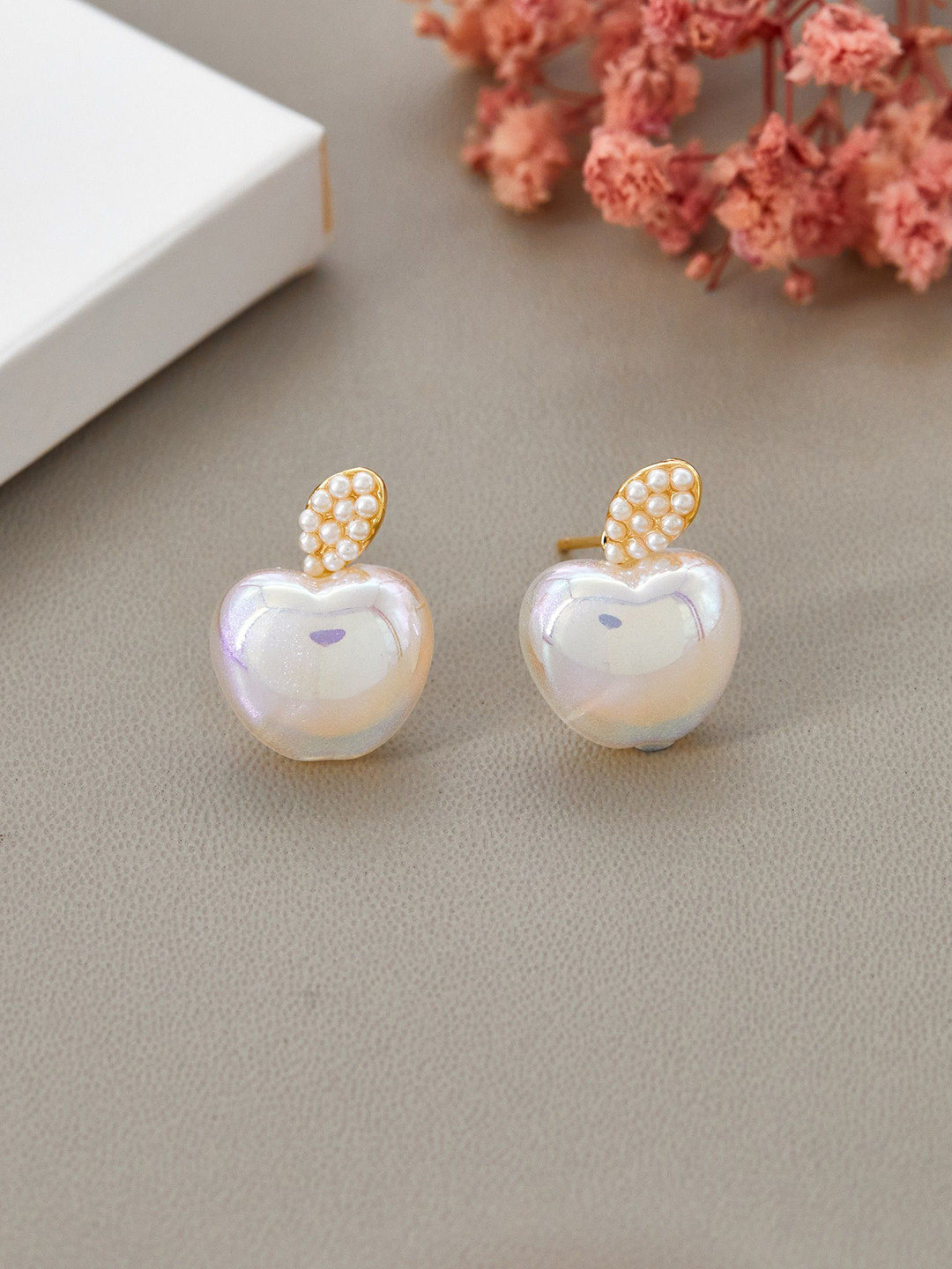 GC Jewelery Copper Gold-Plated Artificial Stones and Beads Chunky Classic Studs