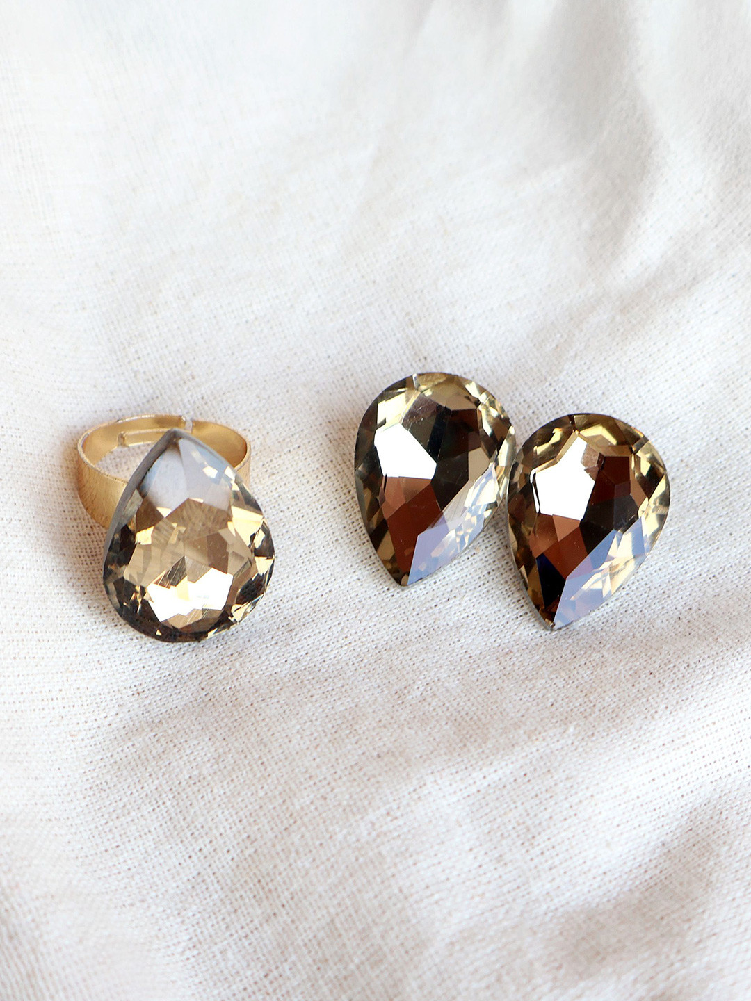 BeAbhika Gold-Toned Teardrop Glass Crystal Jewelry Studs Earrings & Adjustable Ring
