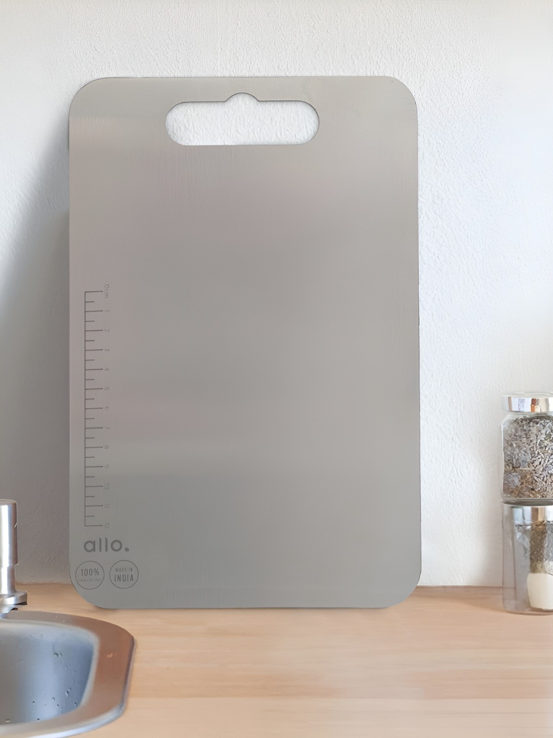 Allo Stainless Steel Heavy-Duty & Knife Safe Cutting Board with Handle 31x20.5 cm