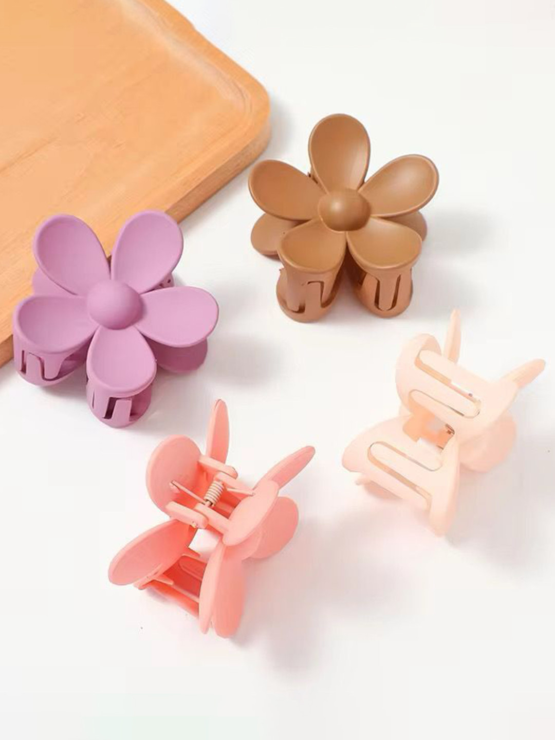 Radhya Accessories Women Set of 4 Hawaiian Flower Hair Claws