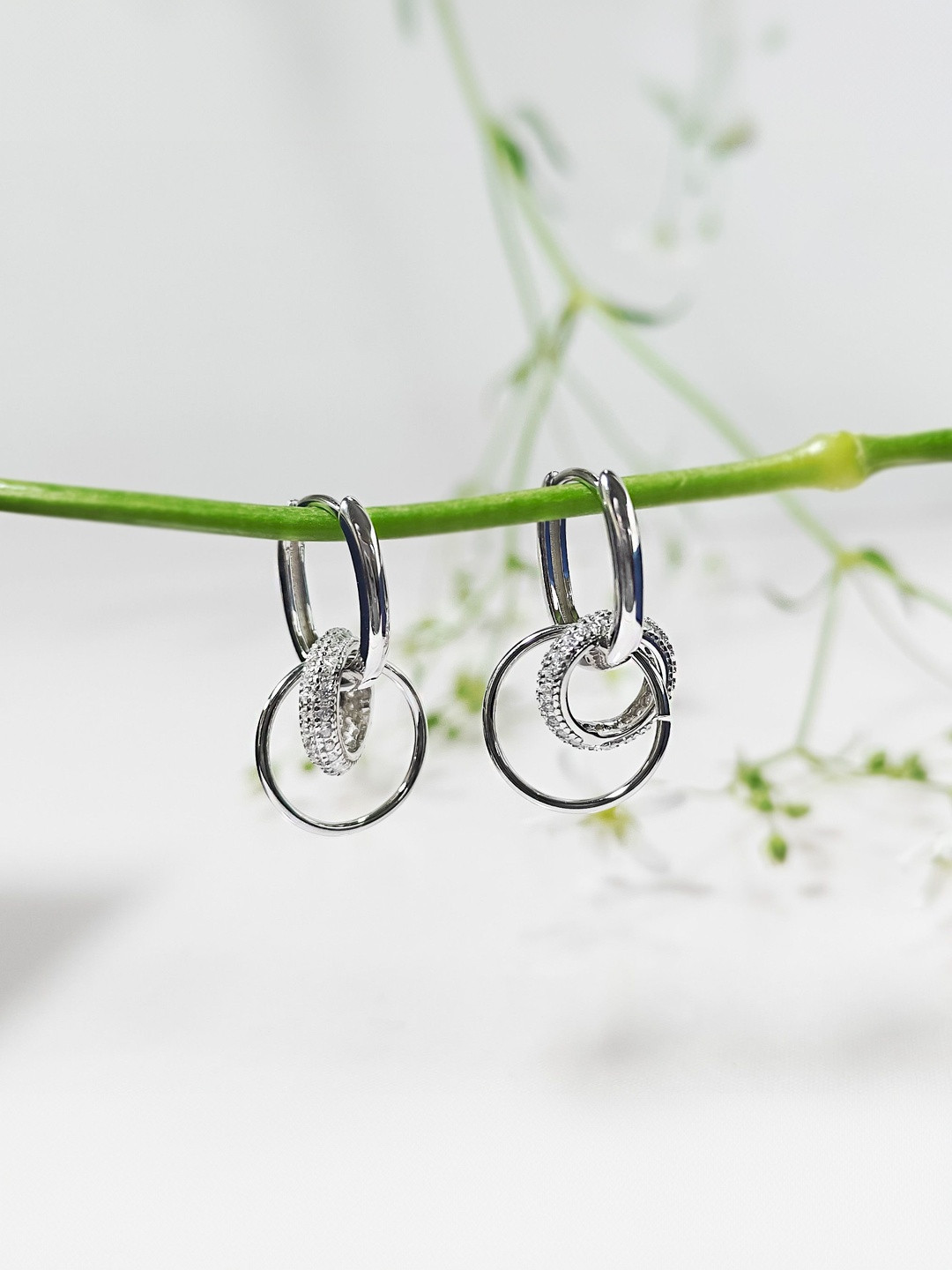 INARI SHINES Circular Drop Earrings