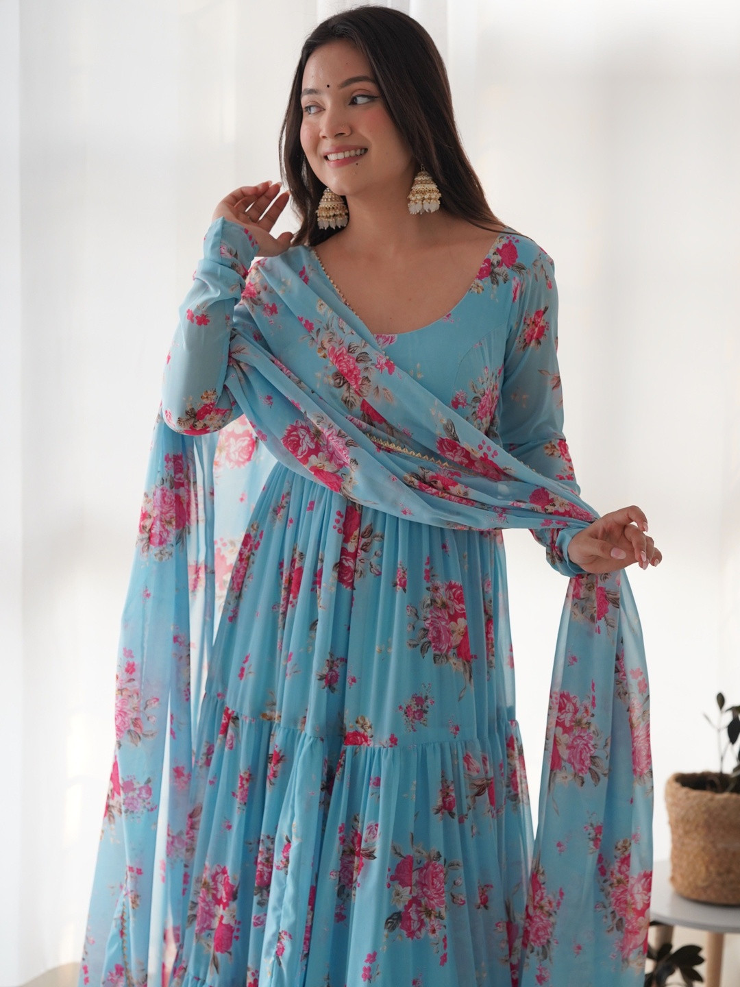 SUGREEVA FASHION Women Floral Printed Tiered Kurta with Trousers & With Dupatta