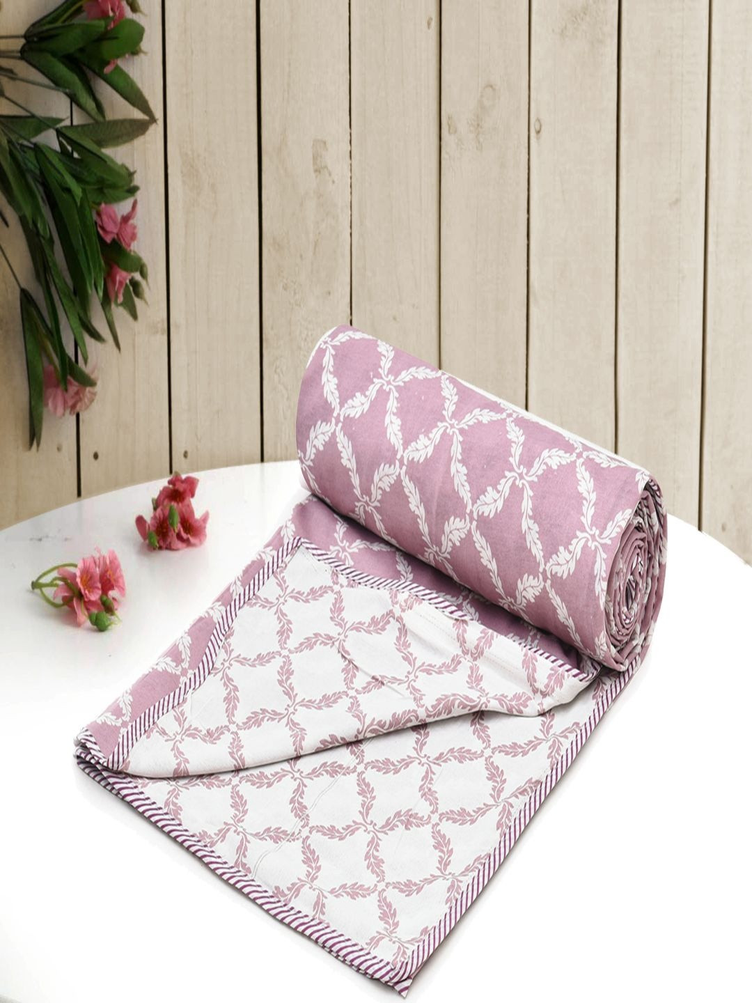 RRC Jaal White & Lavender-Colored Printed Single-Size Duvet Cover With Zipper