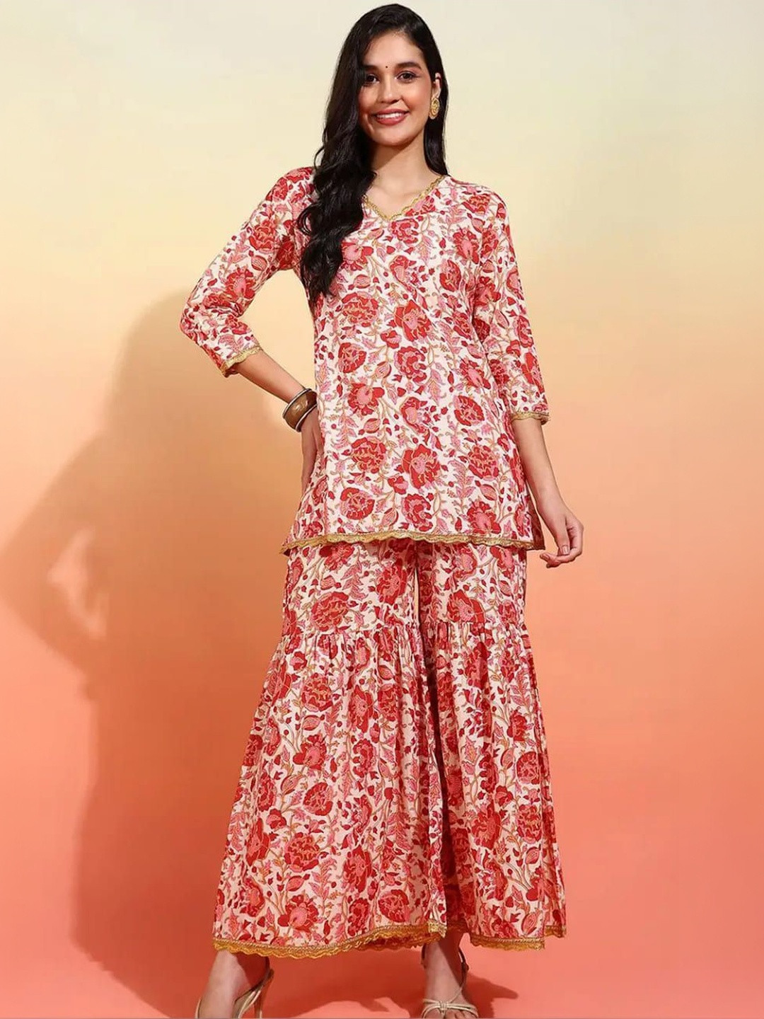 AAFAMI Women Floral Printed Regular Kurti with Sharara