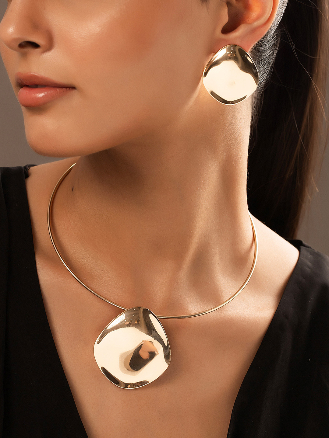 Voylla Blume Molten Muse Petal Pendant Set