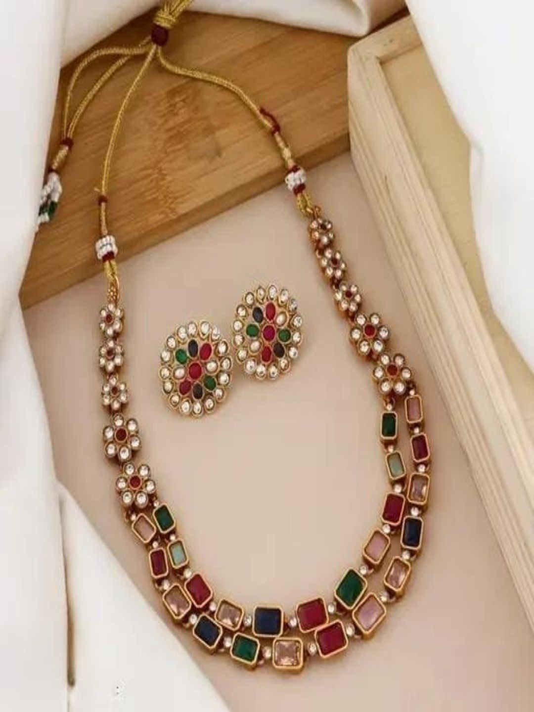 RANGREZ FASHION Women Gold-Plated Kundan Studded Jewellery Set