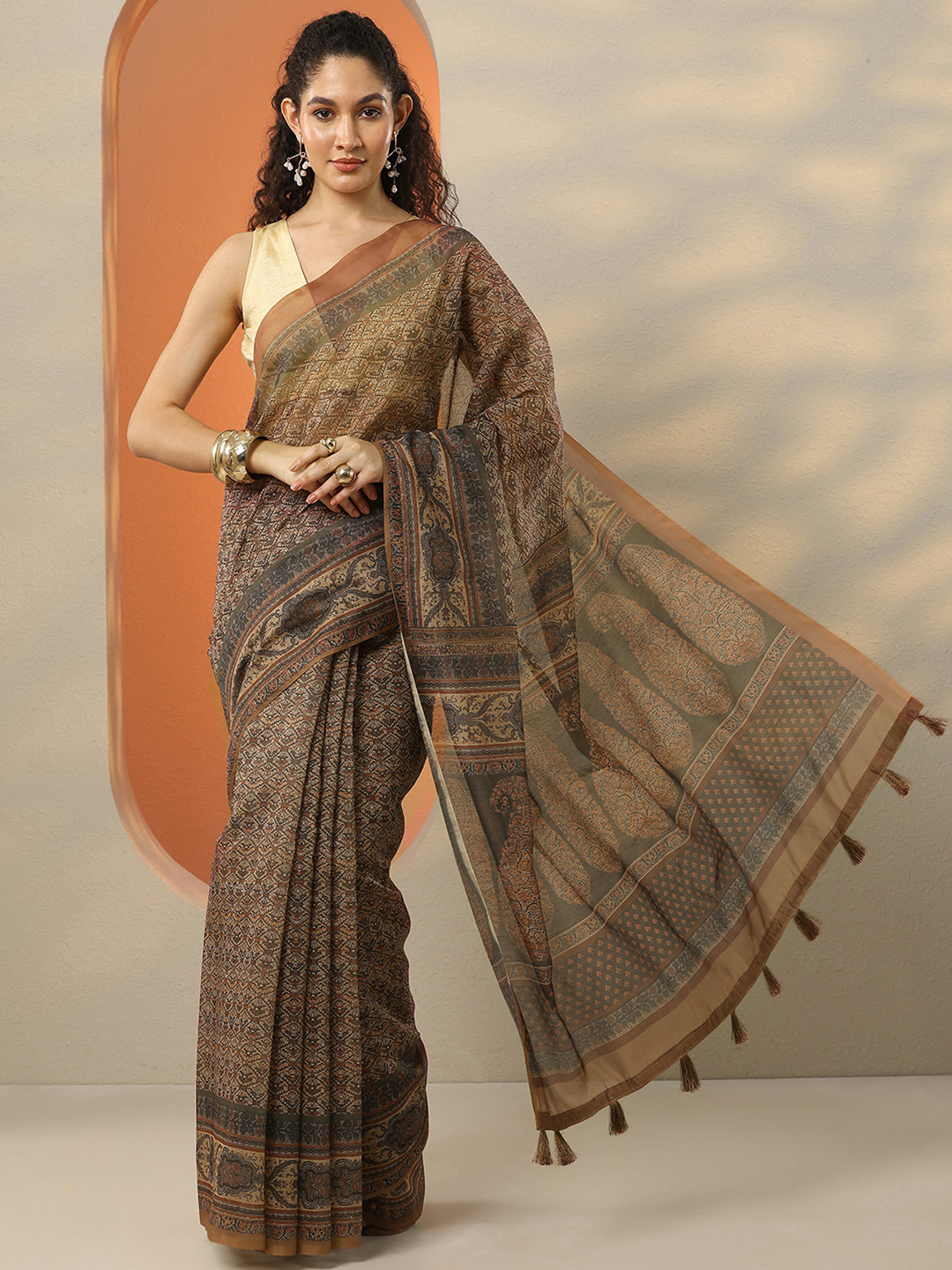 Libas Paisley Silk Blend Handloom Saree with Blouse Piece