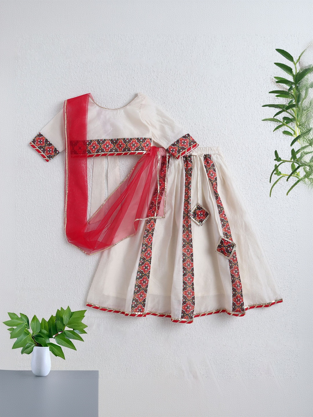 The Magic Wand Girls Printed Ready to Wear Lehenga & Blouse With Dupatta