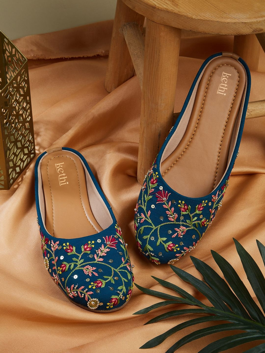 Kethi Fashion Women Printed Mojaris Flats