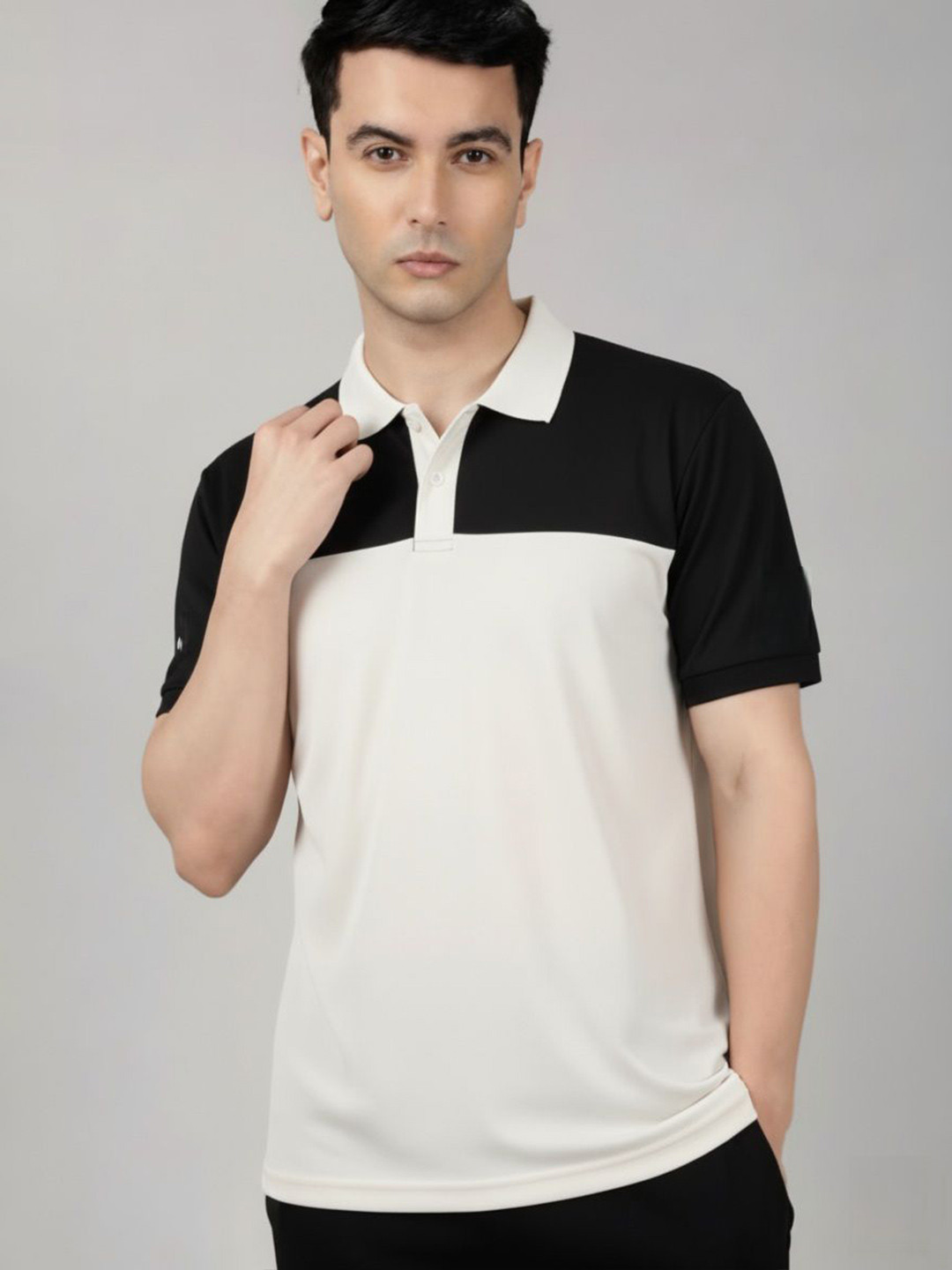 The Roadster Lifestyle Co Color-Blocked Polo T-Shirt With Contrast Collar