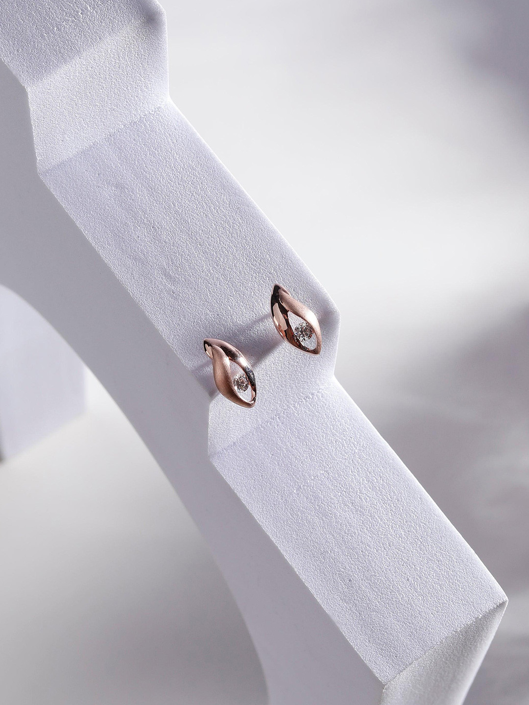 DIAVO 925 Sterling Silver Rose Gold-Plated Artificial Stones Studded Contemporary Studs