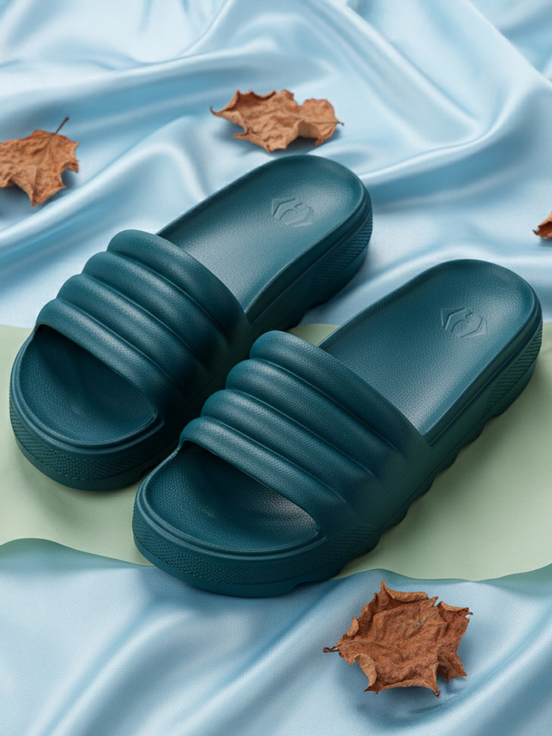 Hoppa Sugar Bottle Green Women'S Slides