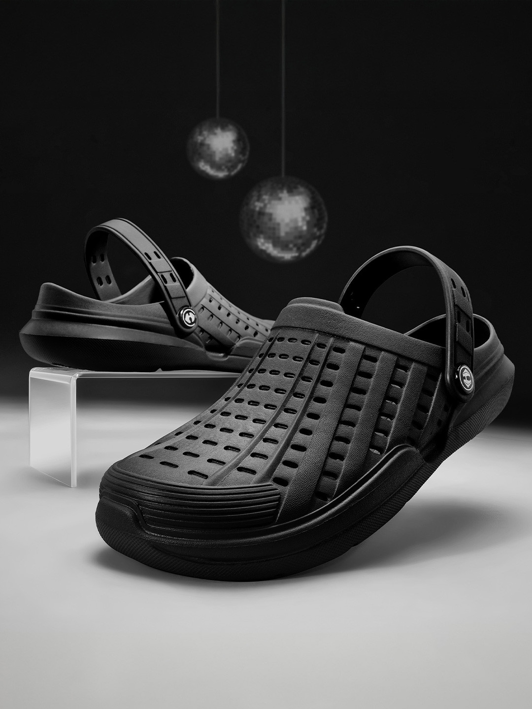 Hoppa Discovery Black Clogs Men