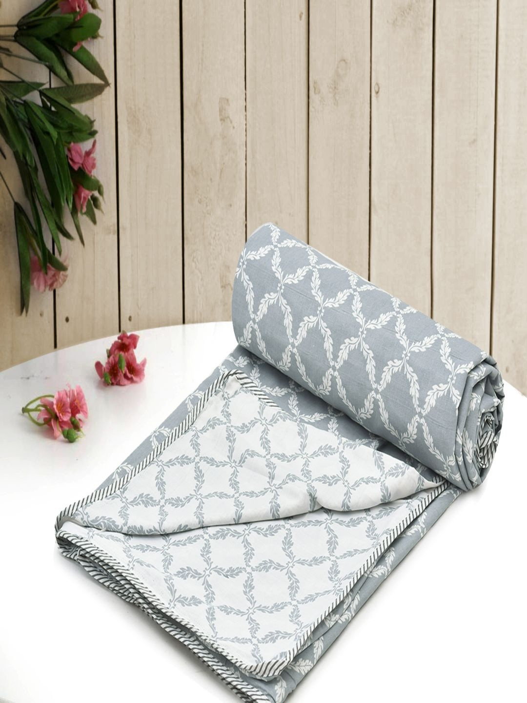 RRC Jaal Grey & White Floral-Printed Single-Size Duvet Cover With Zipper
