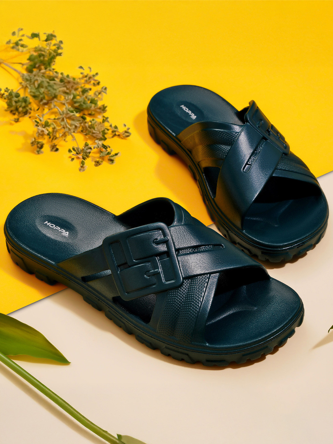 Hoppa Flippy Bottle Green Women'S Slides