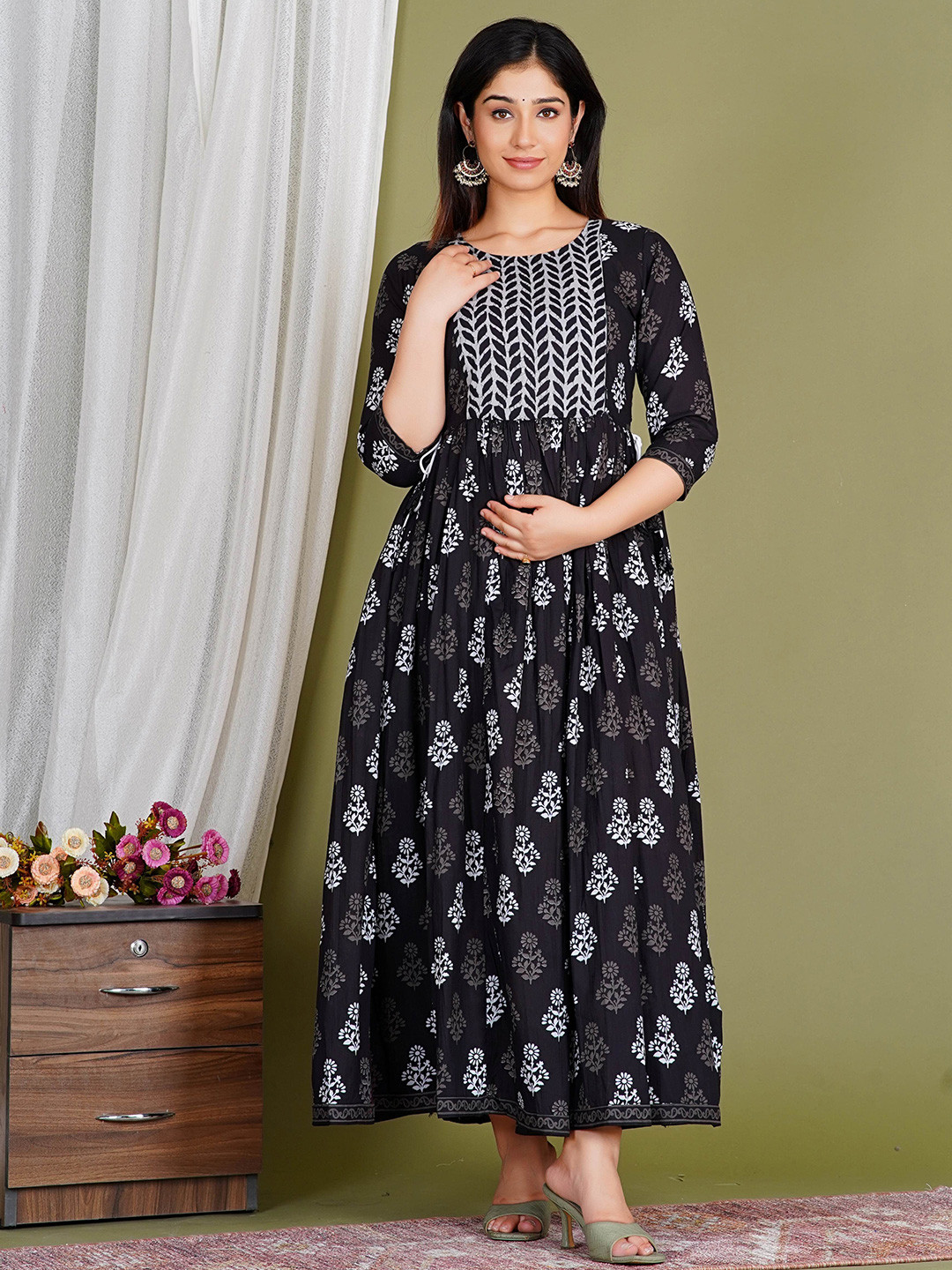 Pahanawa Ethnic Motifs Print Maternity A-Line Maxi Dress