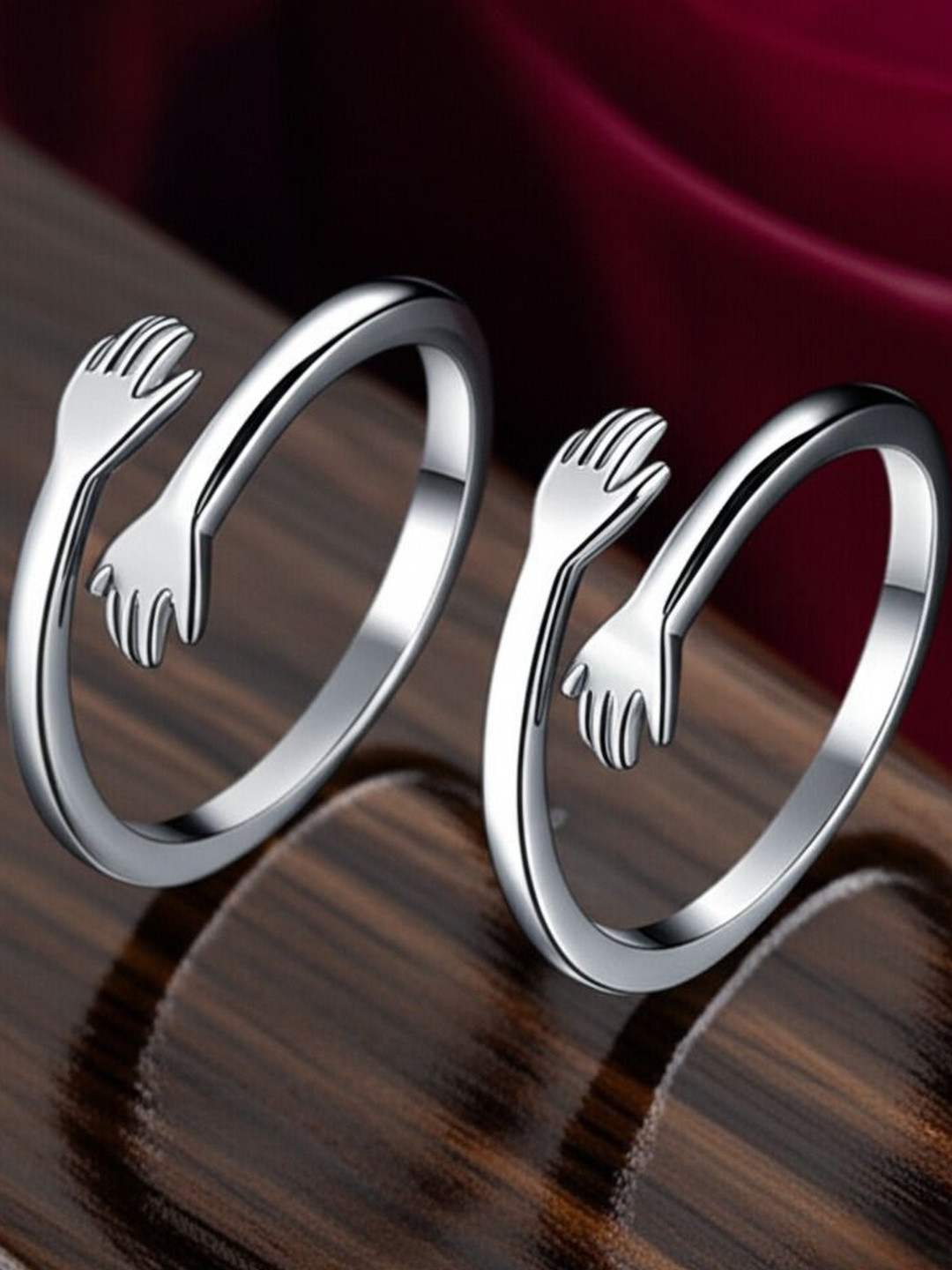 DressBerry Set Of 2 Silver-Plated Hug-Shaped Couple Adjustable Finger Ring