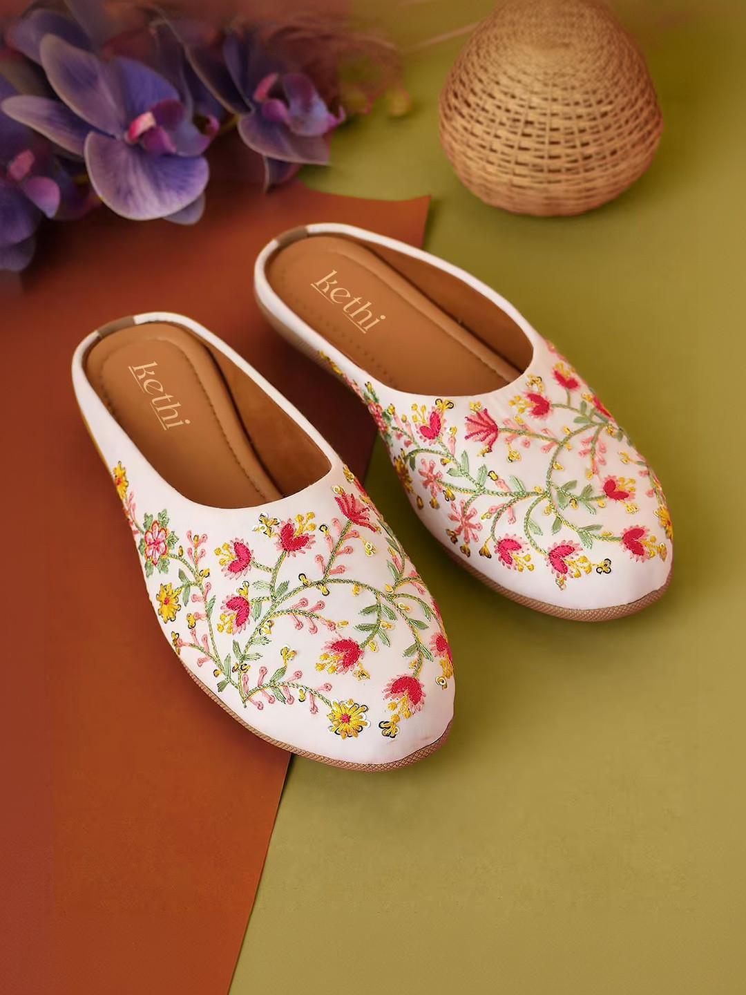 Kethi Fashion Women Printed Mojaris Flats