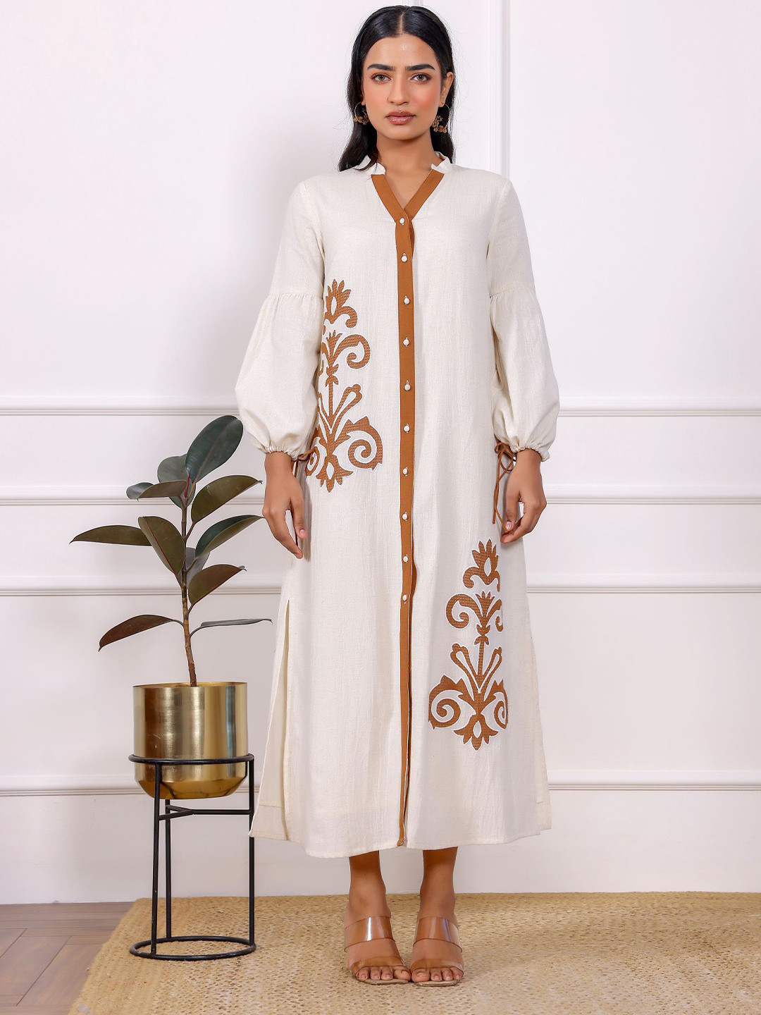 STIL O STITCH Ethnic Motifs Embroidered Bishop Sleeve A-Line Maxi Dress