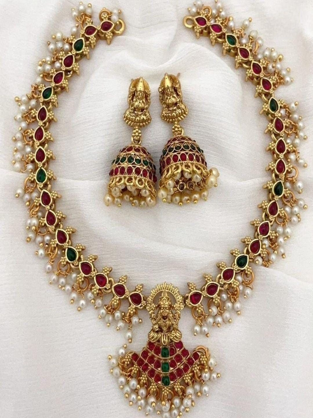 RANGREZ FASHION Women Gold-Plated Stones Studded & Beaded Jewellery Set