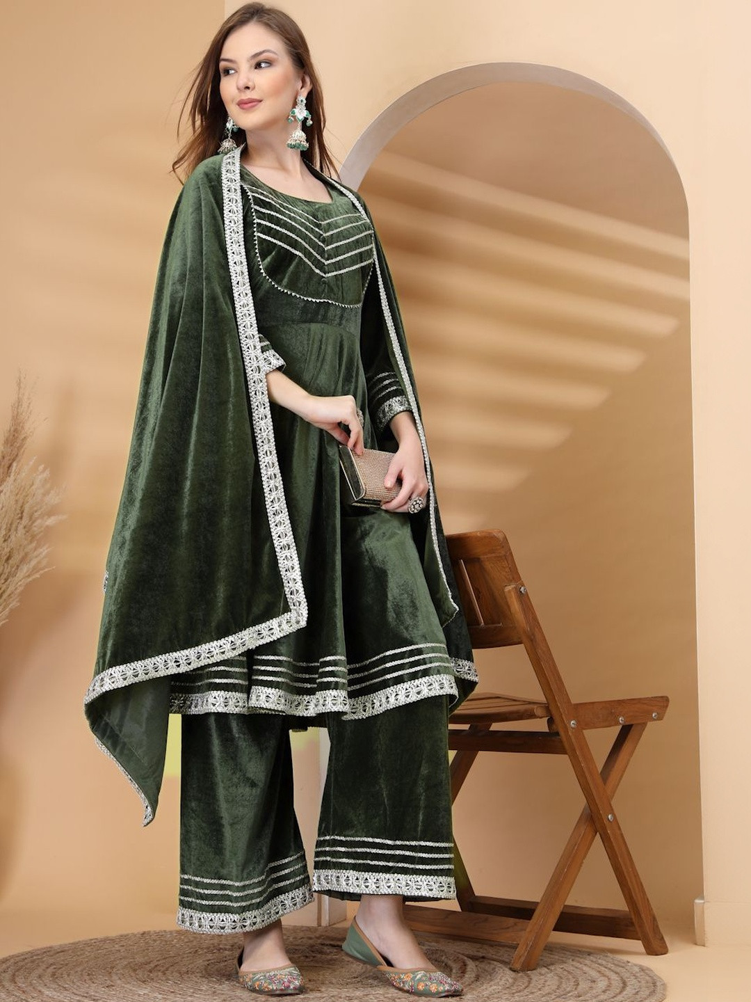 HIRA FASHION Women Panelled Thread Work Velvet Kurta with Palazzos & With Dupatta