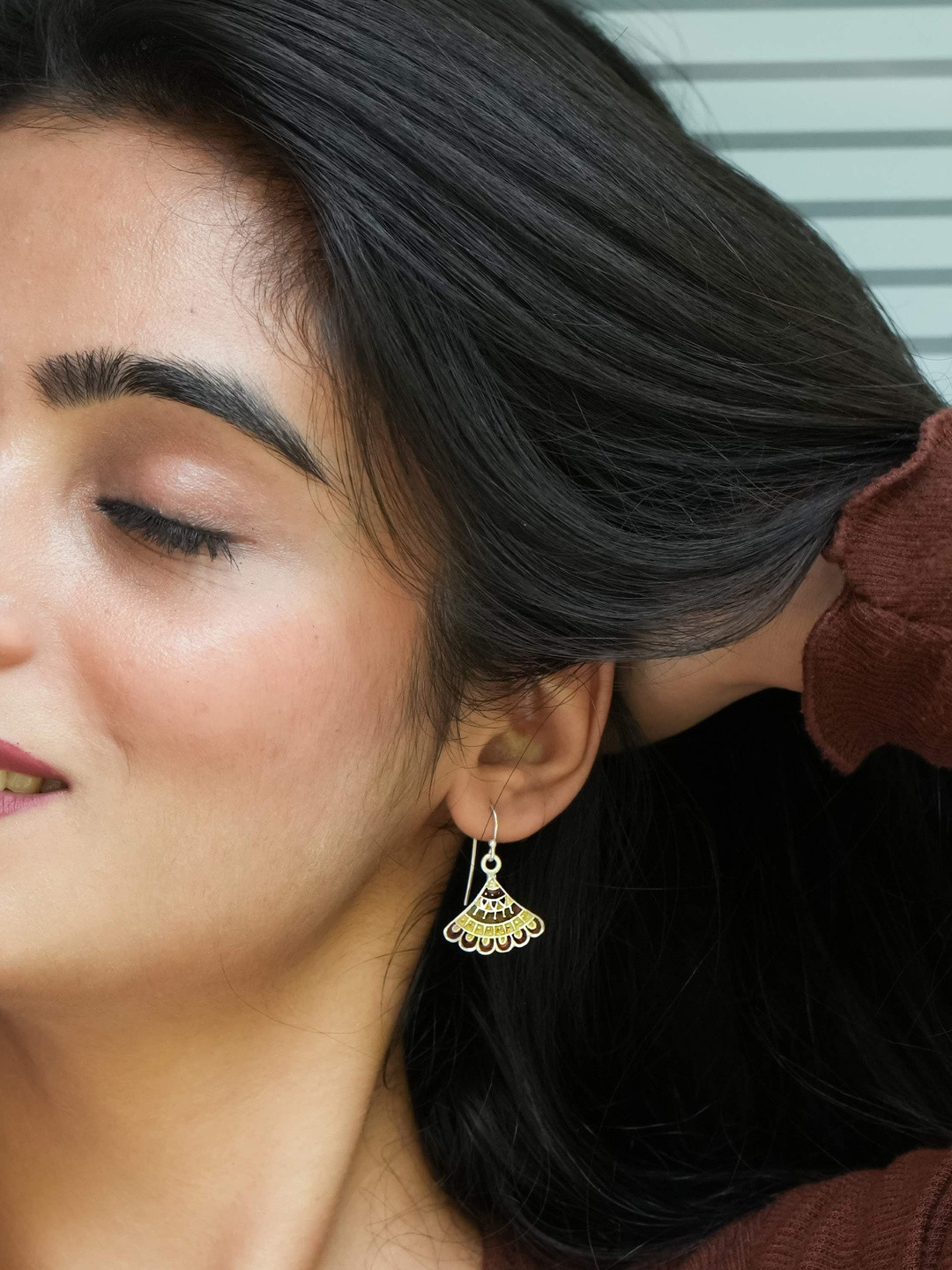 INARI SHINES Geometric Drop Earrings