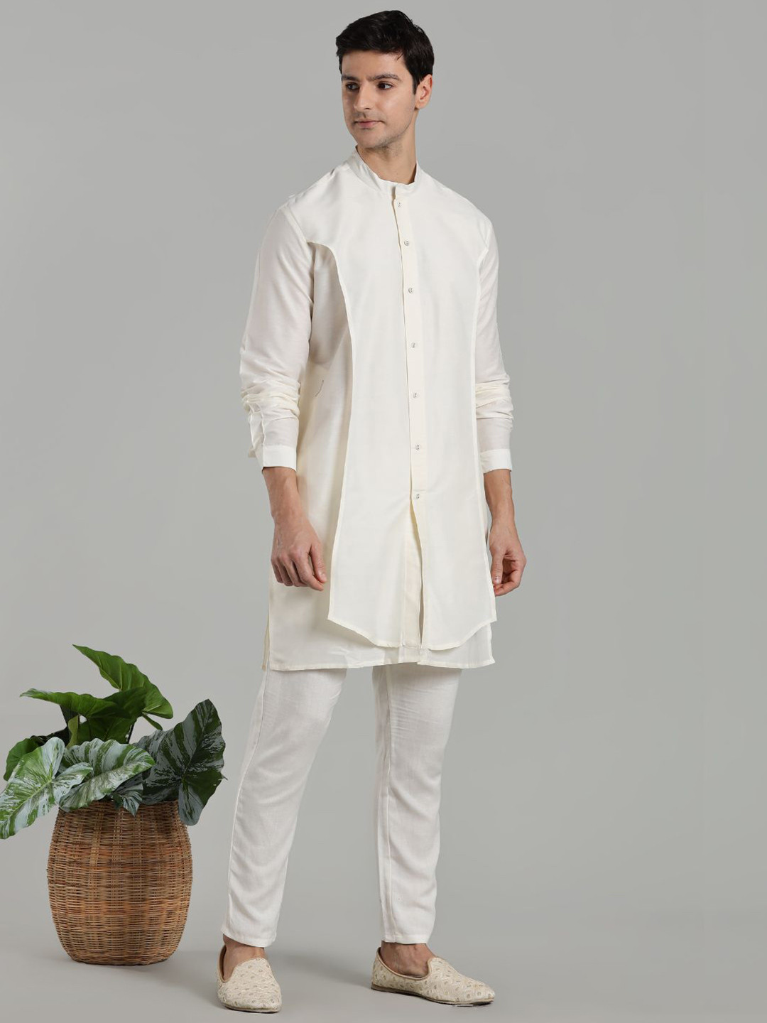 Abhishti Men Thread Work Button Down Kurta