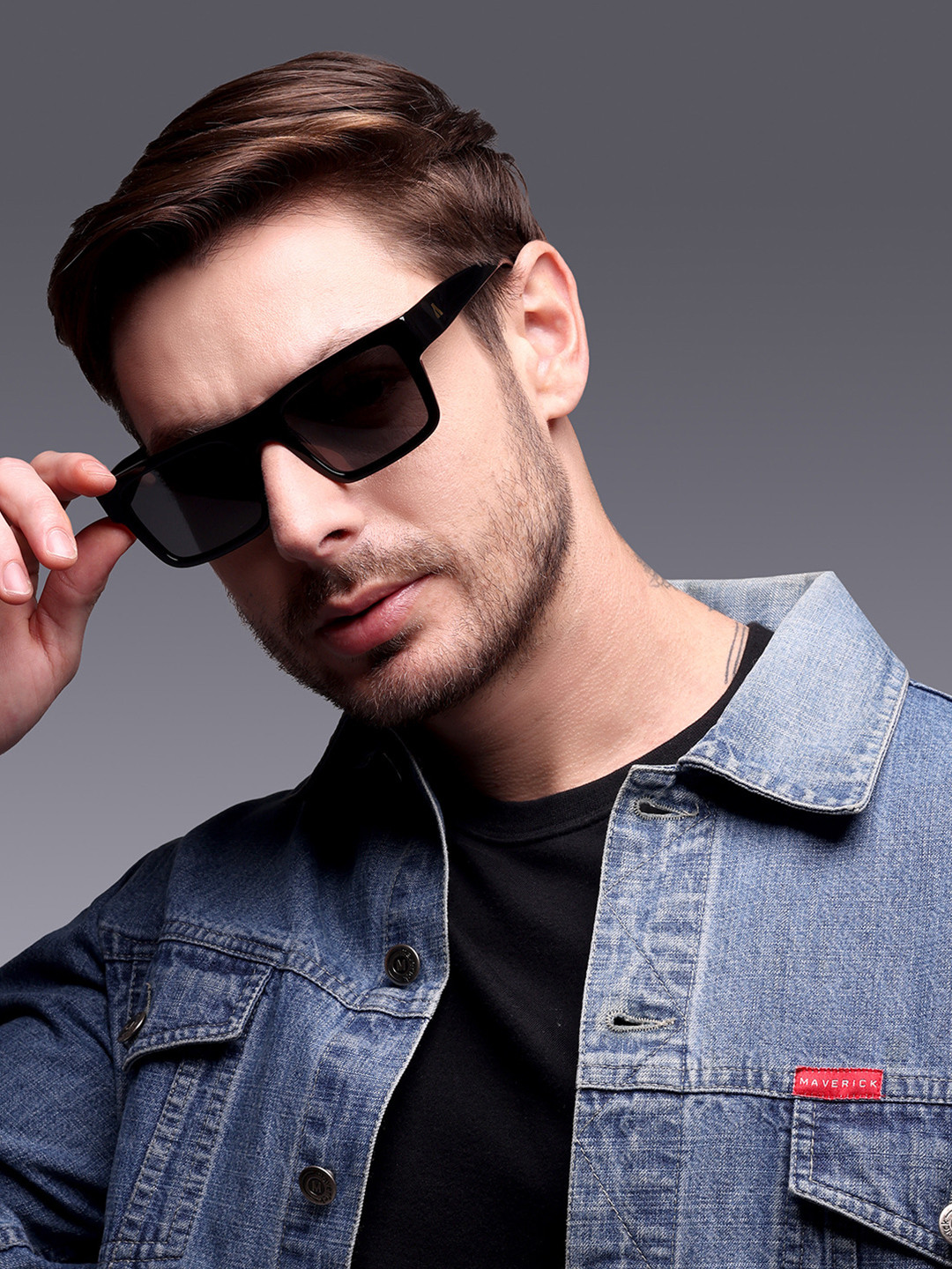 Augussto Majeste Unisex UV Protected Rectangle Sunglasses With Black Frame Smoke Lens
