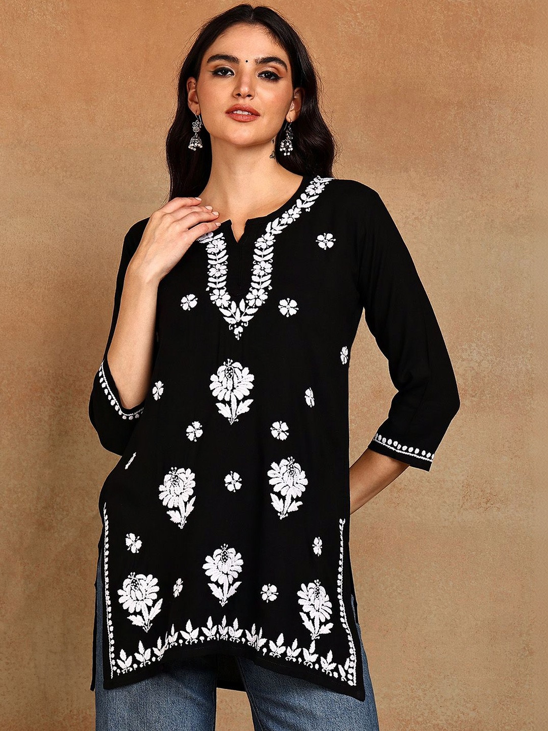 VAHSON Floral Embroidered Chikankari Liva Chikankari Kurti