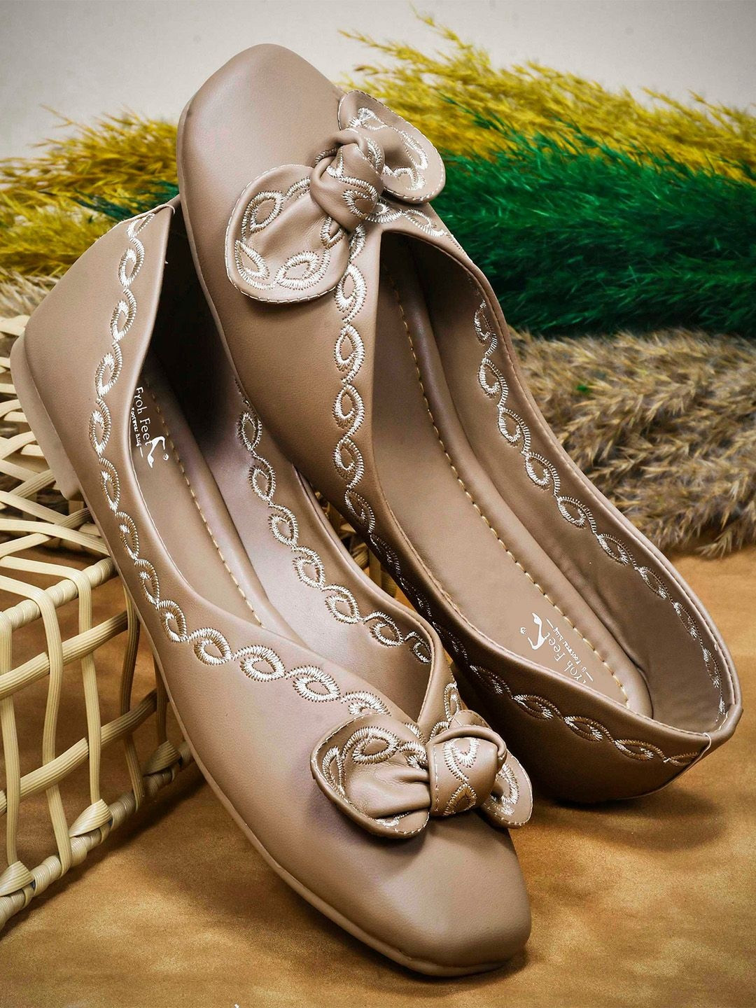 Froh Feet Round Toe Slip-On Ballerinas with Bow