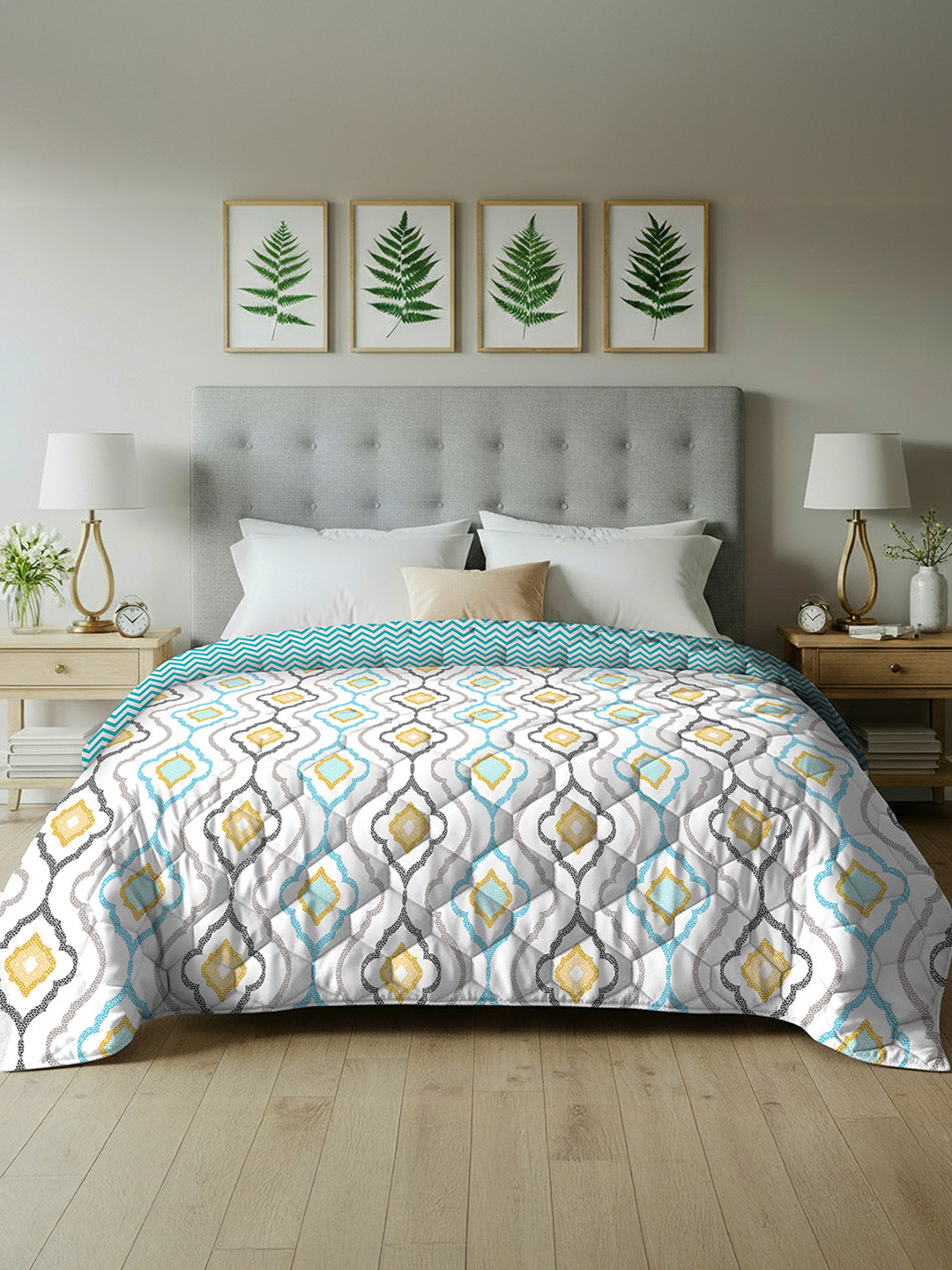 URBAN SPACE White Geometric Microfiber Heavy Winter 400GSM Reversible Single Bed Comforter