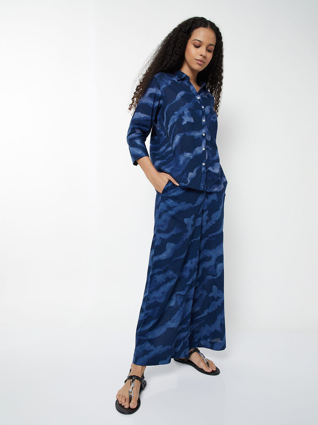 max Women Printed Mid-Rise Wide Leg Palazzo with Pockets