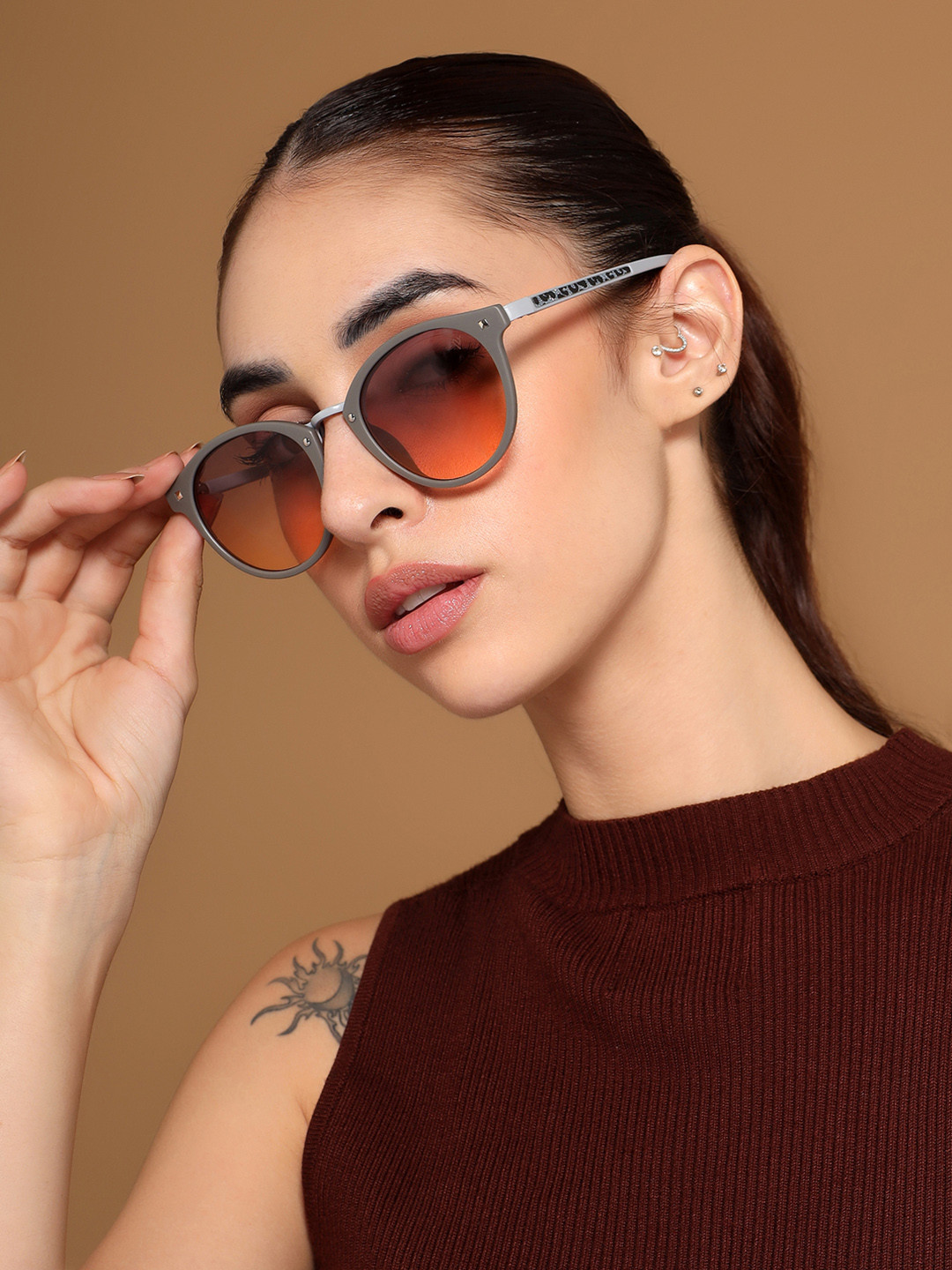 Voyage Women Round Sunglasses with UV Protected Lens A70023MG7249