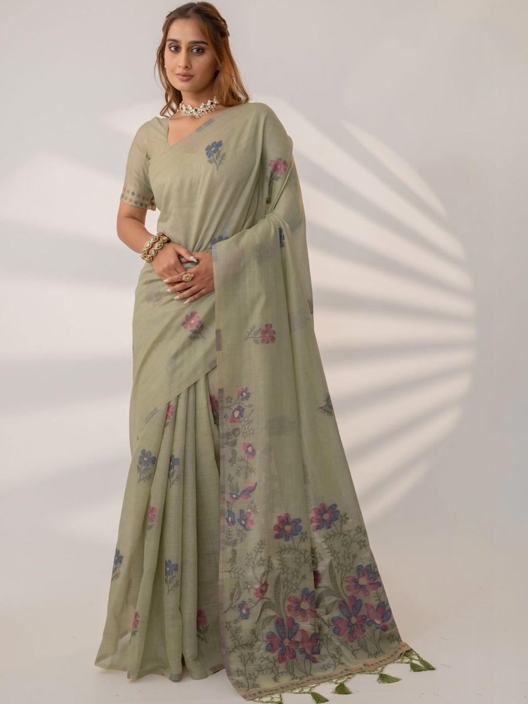 VARYAM Floral Printed Banarasi Saree