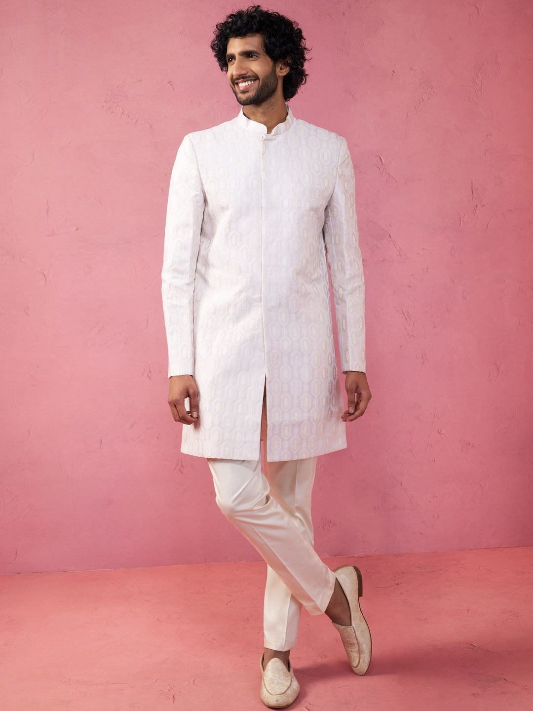 VASTRAMAY Men Jacquard Embroidered  Indo-Western With Trousers Sherwani Set