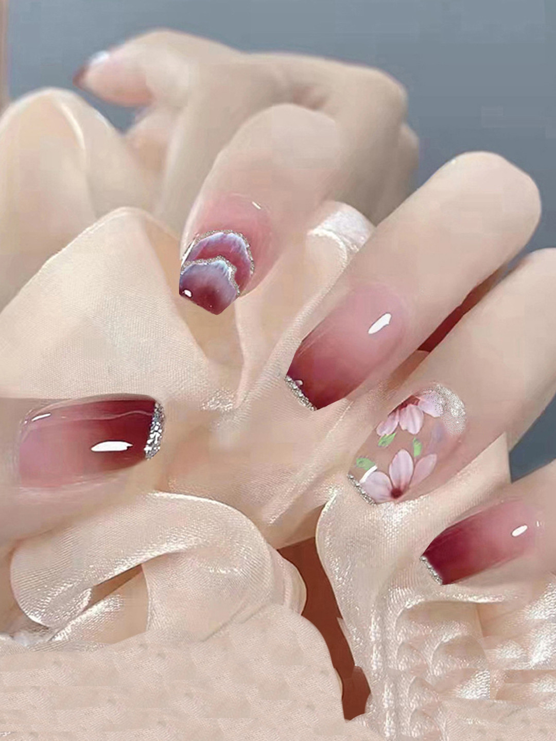 Secret Lives 24 Pieces Red Sky Camellia Glitter Nail Extensions