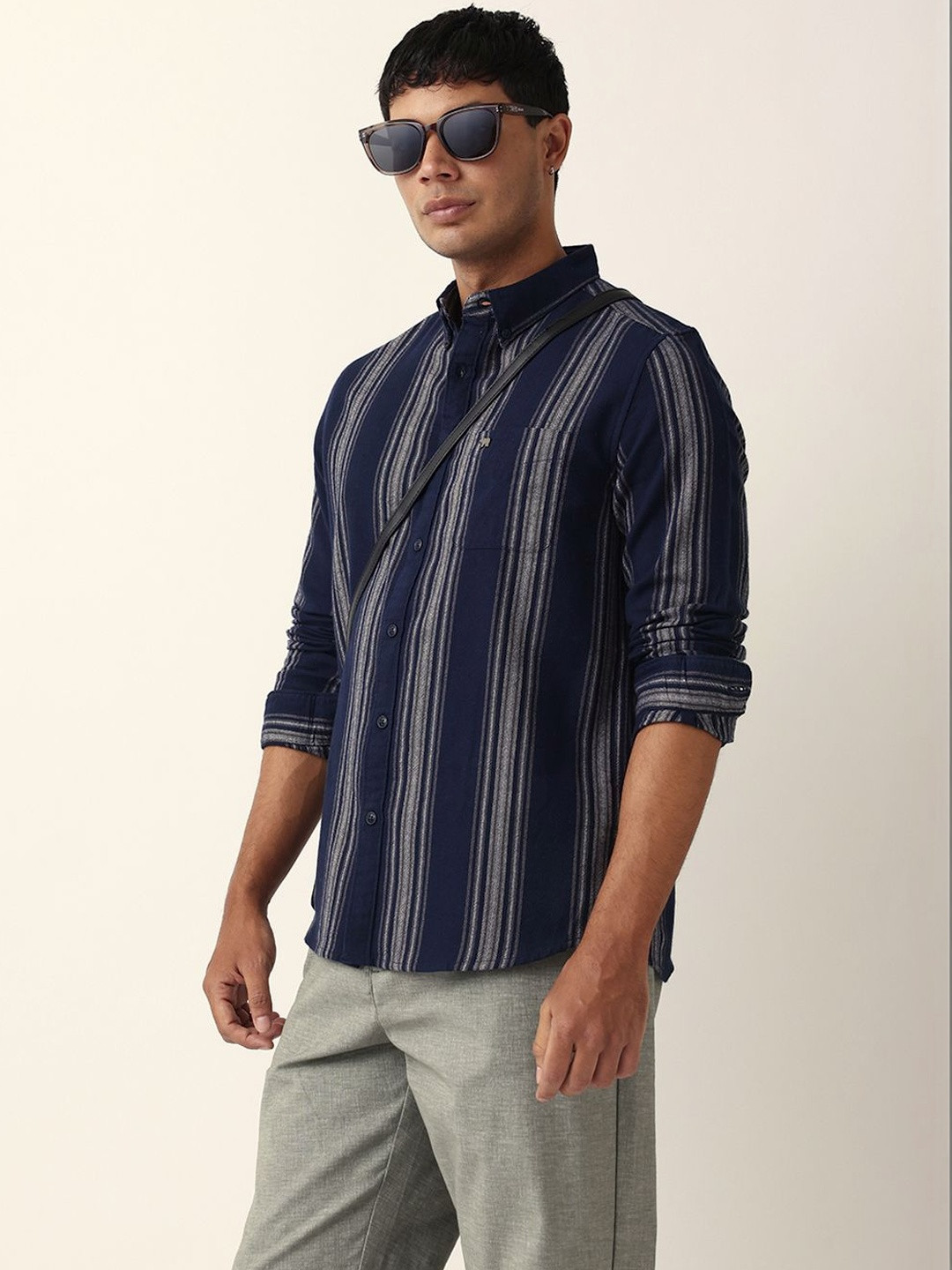 THE BEAR HOUSE Men Slim Fit Striped Casual Shirt
